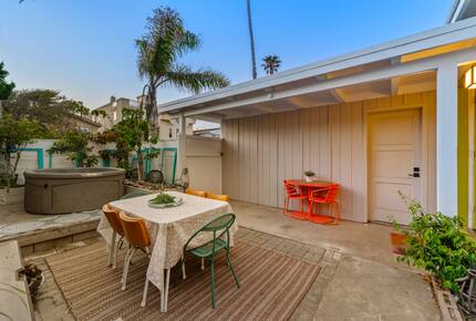 Coastal Charm a Block from the Beach - Oxnard, California