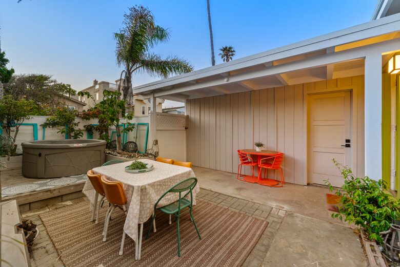 Coastal Charm a Block from the Beach - Oxnard, California