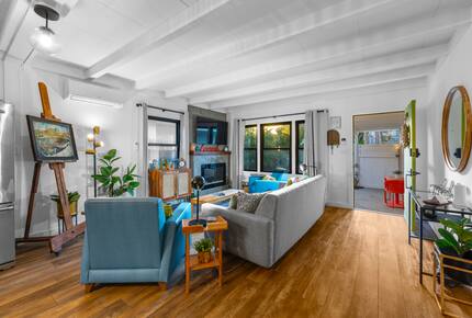 Coastal Charm a Block from the Beach - Oxnard, California