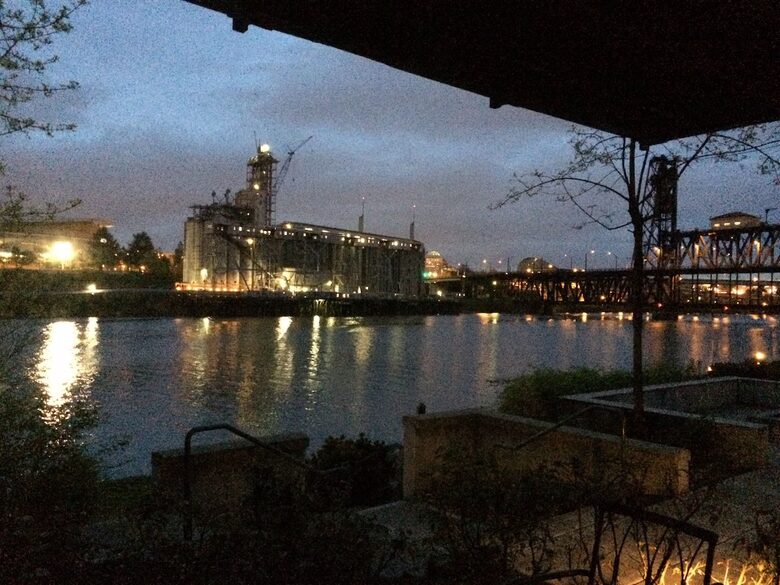 Urban Comfort on the Portland Waterfront - Portland, Oregon