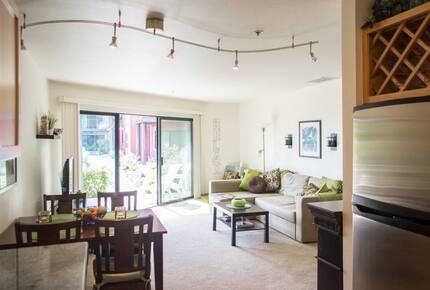 Urban Comfort on the Portland Waterfront - Portland, Oregon