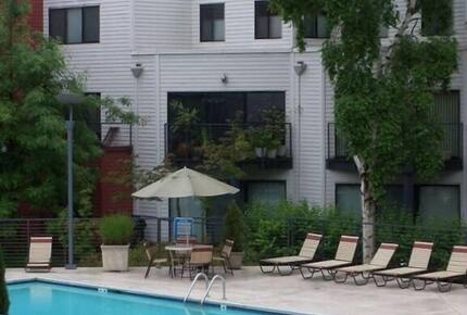 Urban Comfort on the Portland Waterfront - Portland, Oregon