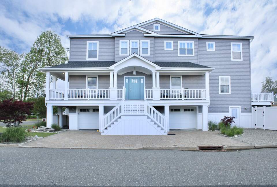 Coastal Opulence with Panoramic Water Views - Lavallette, New Jersey