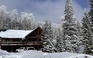 Ski-In/Ski-Out Retreat Nestled Among Pines and Aspens - Brian Head, Utah