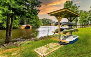 Charming Lakefront Getaway with Expansive Lake Views - Many, Louisiana