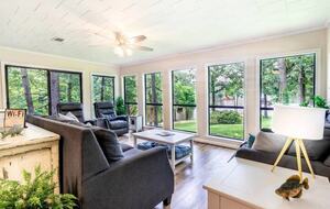 Charming Lakefront Getaway with Expansive Lake Views - Many, Louisiana