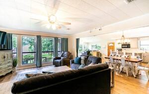 Charming Lakefront Getaway with Expansive Lake Views - Many, Louisiana