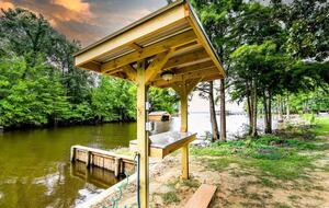 Charming Lakefront Getaway with Expansive Lake Views - Many, Louisiana