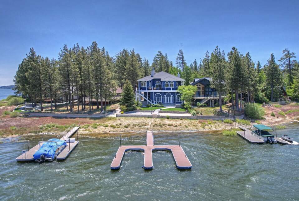 Refined Big Bear Estate | Exclusive Comfort Amidst Majestic Pines - Big Bear Lake, California