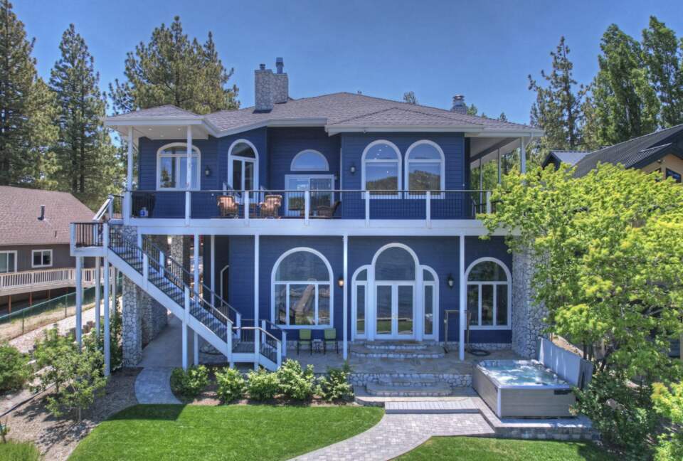 Refined Big Bear Estate | Exclusive Comfort Amidst Majestic Pines - Big Bear Lake, California