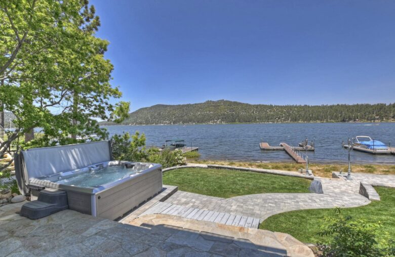 Refined Big Bear Estate | Exclusive Comfort Amidst Majestic Pines - Big Bear Lake, California