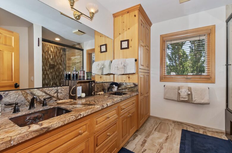 Refined Big Bear Estate | Exclusive Comfort Amidst Majestic Pines - Big Bear Lake, California