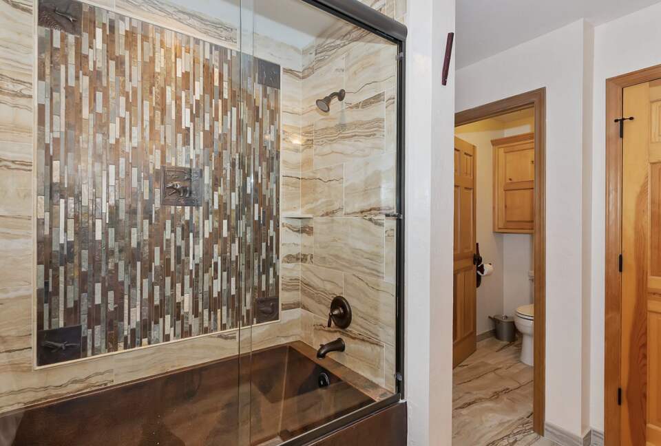 Refined Big Bear Estate | Exclusive Comfort Amidst Majestic Pines - Big Bear Lake, California