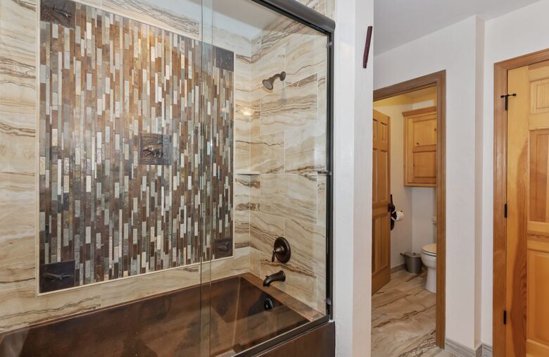 Refined Big Bear Estate | Exclusive Comfort Amidst Majestic Pines - Big Bear Lake, California