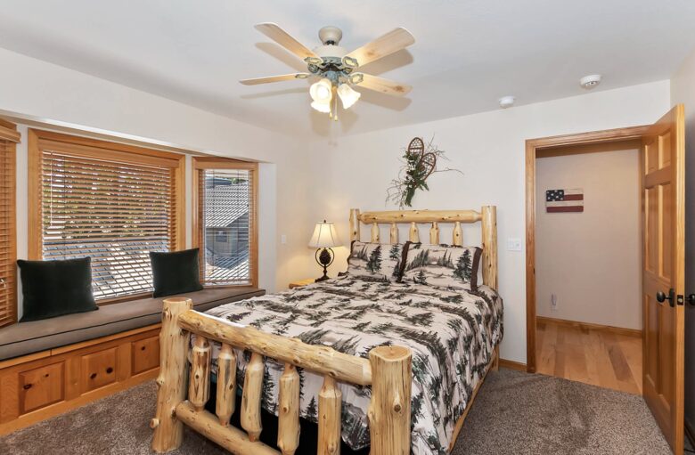 Refined Big Bear Estate | Exclusive Comfort Amidst Majestic Pines - Big Bear Lake, California