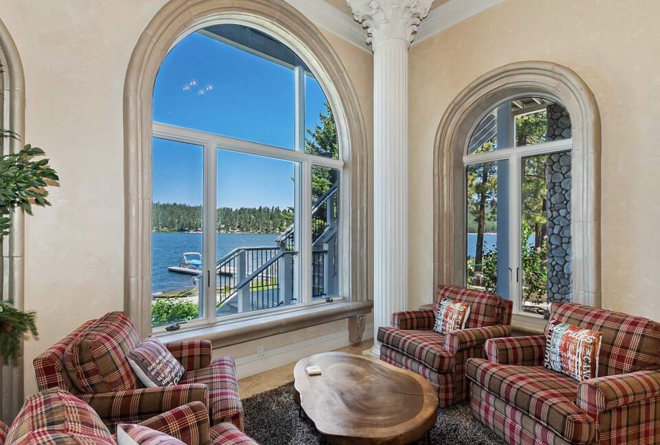 Refined Big Bear Estate | Exclusive Comfort Amidst Majestic Pines - Big Bear Lake, California
