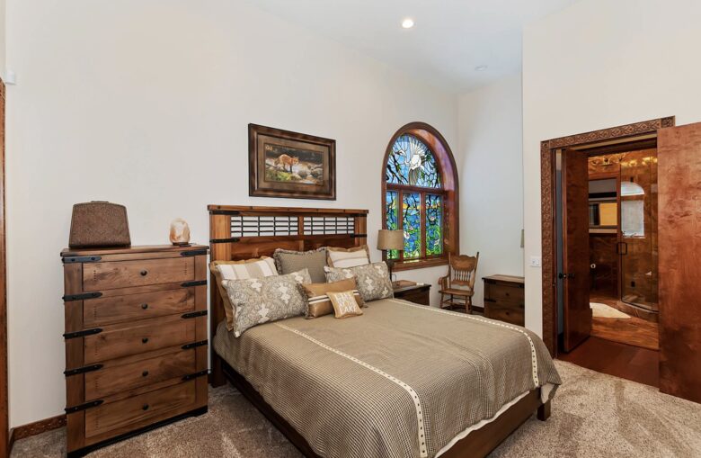 Refined Big Bear Estate | Exclusive Comfort Amidst Majestic Pines - Big Bear Lake, California