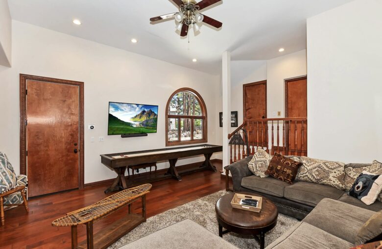 Refined Big Bear Estate | Exclusive Comfort Amidst Majestic Pines - Big Bear Lake, California