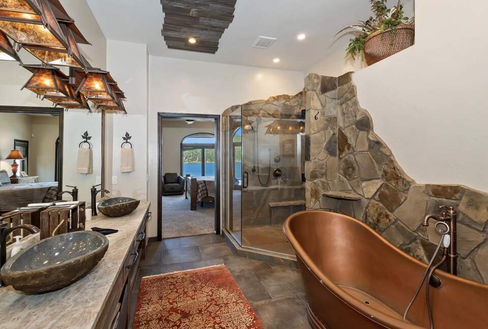Refined Big Bear Estate | Exclusive Comfort Amidst Majestic Pines - Big Bear Lake, California