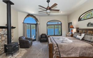 Refined Big Bear Estate | Exclusive Comfort Amidst Majestic Pines - Big Bear Lake, California