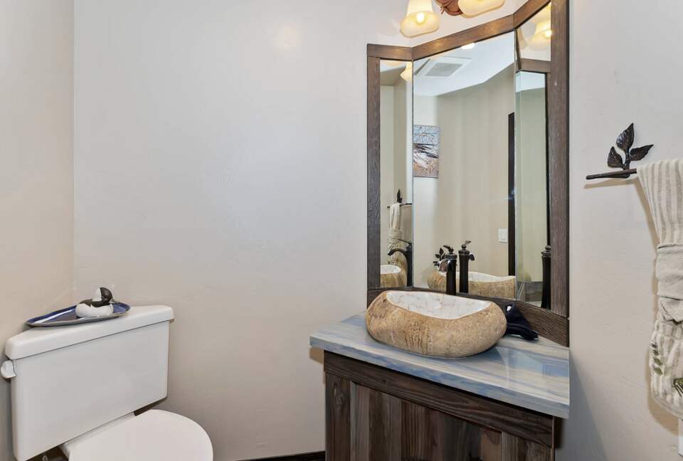 Refined Big Bear Estate | Exclusive Comfort Amidst Majestic Pines - Big Bear Lake, California