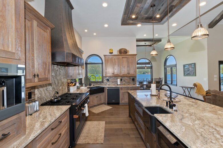 Refined Big Bear Estate | Exclusive Comfort Amidst Majestic Pines - Big Bear Lake, California
