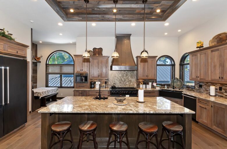Refined Big Bear Estate | Exclusive Comfort Amidst Majestic Pines - Big Bear Lake, California