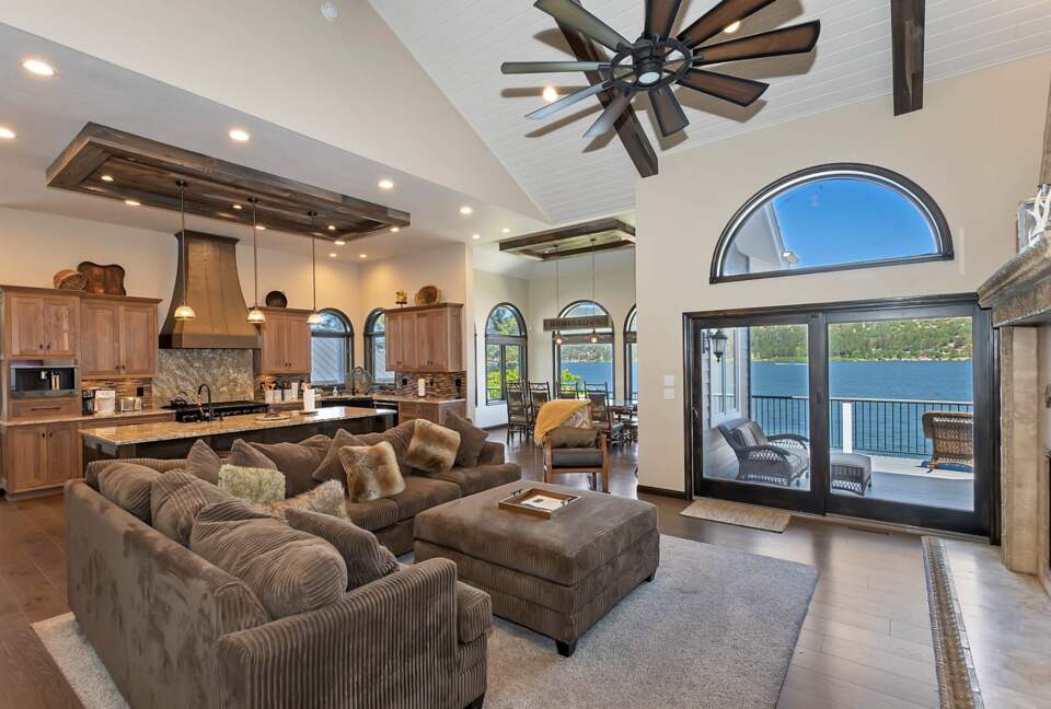 Refined Big Bear Estate | Exclusive Comfort Amidst Majestic Pines - Big Bear Lake, California
