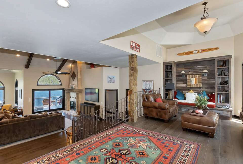 Refined Big Bear Estate | Exclusive Comfort Amidst Majestic Pines - Big Bear Lake, California