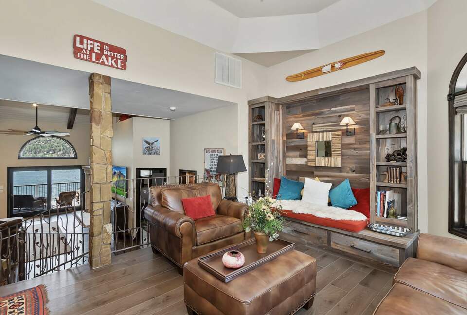 Refined Big Bear Estate | Exclusive Comfort Amidst Majestic Pines - Big Bear Lake, California