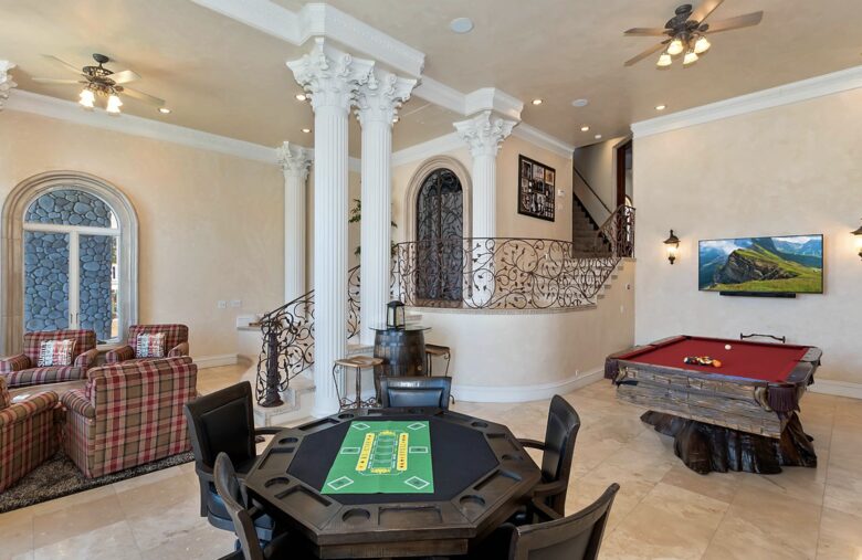 Refined Big Bear Estate | Exclusive Comfort Amidst Majestic Pines - Big Bear Lake, California