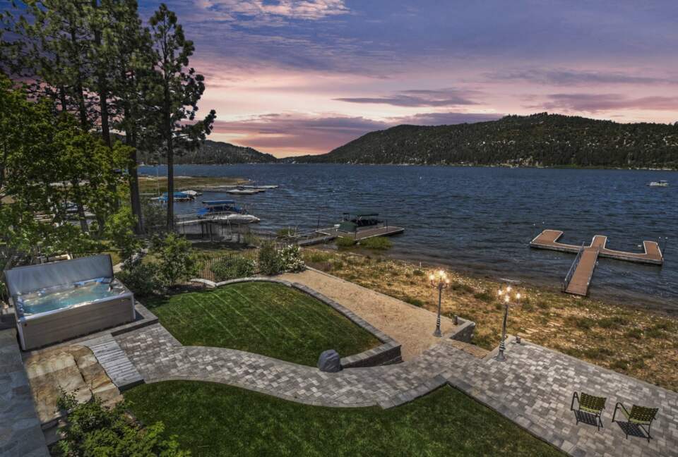Refined Big Bear Estate | Exclusive Comfort Amidst Majestic Pines - Big Bear Lake, California