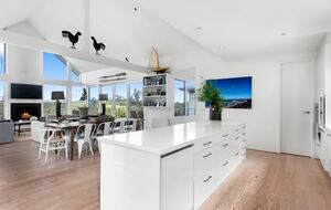 Garden Estate Overlooking the Greens - Portsea, Australia