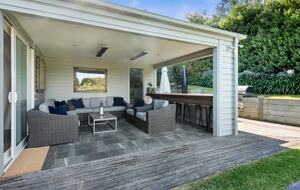 Garden Estate Overlooking the Greens - Portsea, Australia