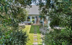 Garden Estate Overlooking the Greens - Portsea, Australia