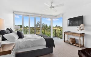 Garden Estate Overlooking the Greens - Portsea, Australia