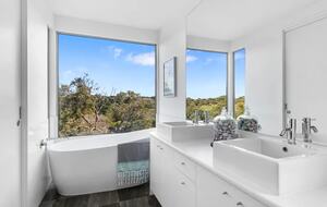 Garden Estate Overlooking the Greens - Portsea, Australia