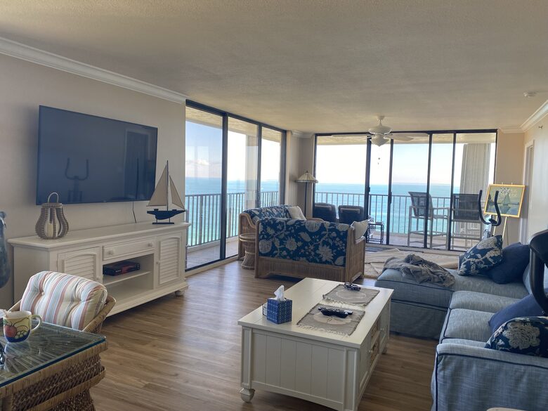 Elegant Oceanfront Living on Hutchinson Island - Hutchinson Island, Florida