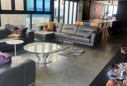 Contemporary Waterfront Elegance in Perth - Perth, Australia