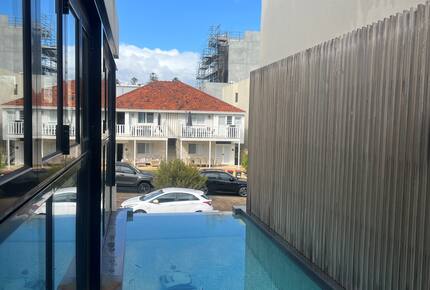 Contemporary Waterfront Elegance in Perth - Perth, Australia