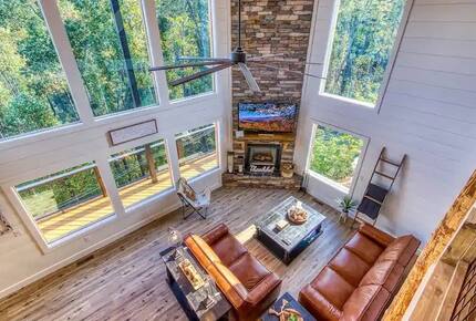 Elevated Retreat with Majestic Mt. LeConte Views - Gatlinburg, Tennessee