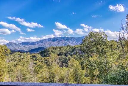 Elevated Retreat with Majestic Mt. LeConte Views - Gatlinburg, Tennessee
