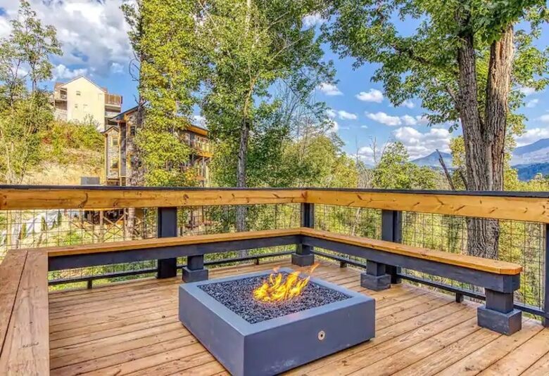 Elevated Retreat with Majestic Mt. LeConte Views - Gatlinburg, Tennessee