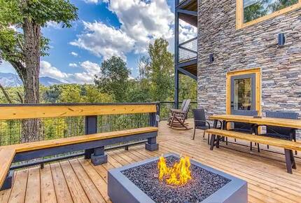 Elevated Retreat with Majestic Mt. LeConte Views - Gatlinburg, Tennessee