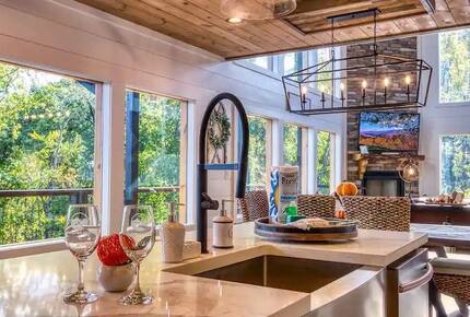 Elevated Retreat with Majestic Mt. LeConte Views - Gatlinburg, Tennessee