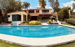 Elegant Golf Retreat in the Heart of Morelos - Xochitepec, Mexico