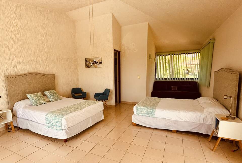 Master bedroom 2 queen beds