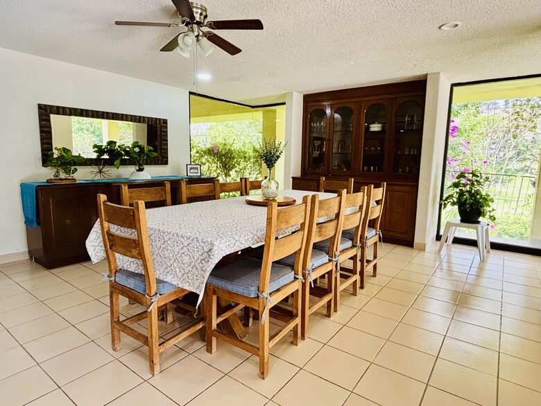 Dining Room 12 seats