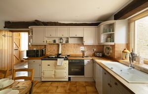 Cotswolds Country Retreat with hot tub - Langford, United Kingdom