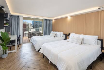 Modern Waikiki Studio with Mountain & Canal Views - Honolulu, Hawaii